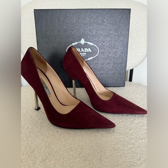 Red suede Prada heels - Picture 3 of 6